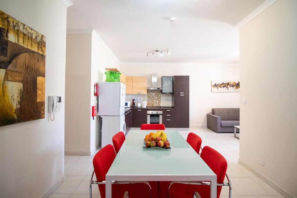 Modern Apt In The Heart Of Maltese Nightlife San Ġiljan Exterior foto