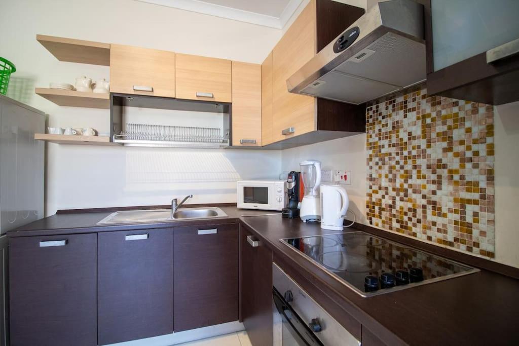 Modern Apt In The Heart Of Maltese Nightlife San Ġiljan Exterior foto