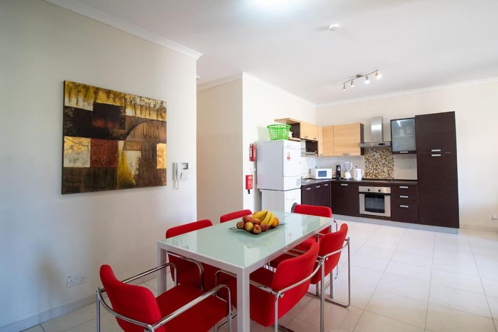Modern Apt In The Heart Of Maltese Nightlife San Ġiljan Exterior foto